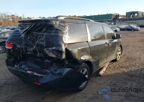 2011 Toyota Sienna Le V6 z USA, uszkodzony, nr VIN 5TDKK3DC2BS021747